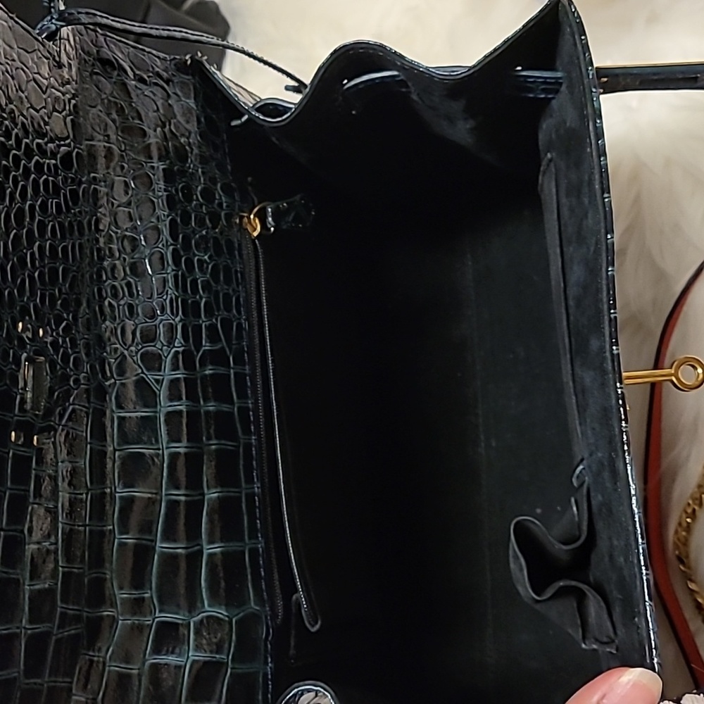 Genuine leather crocodile embossed bag - Picture 10 of 13